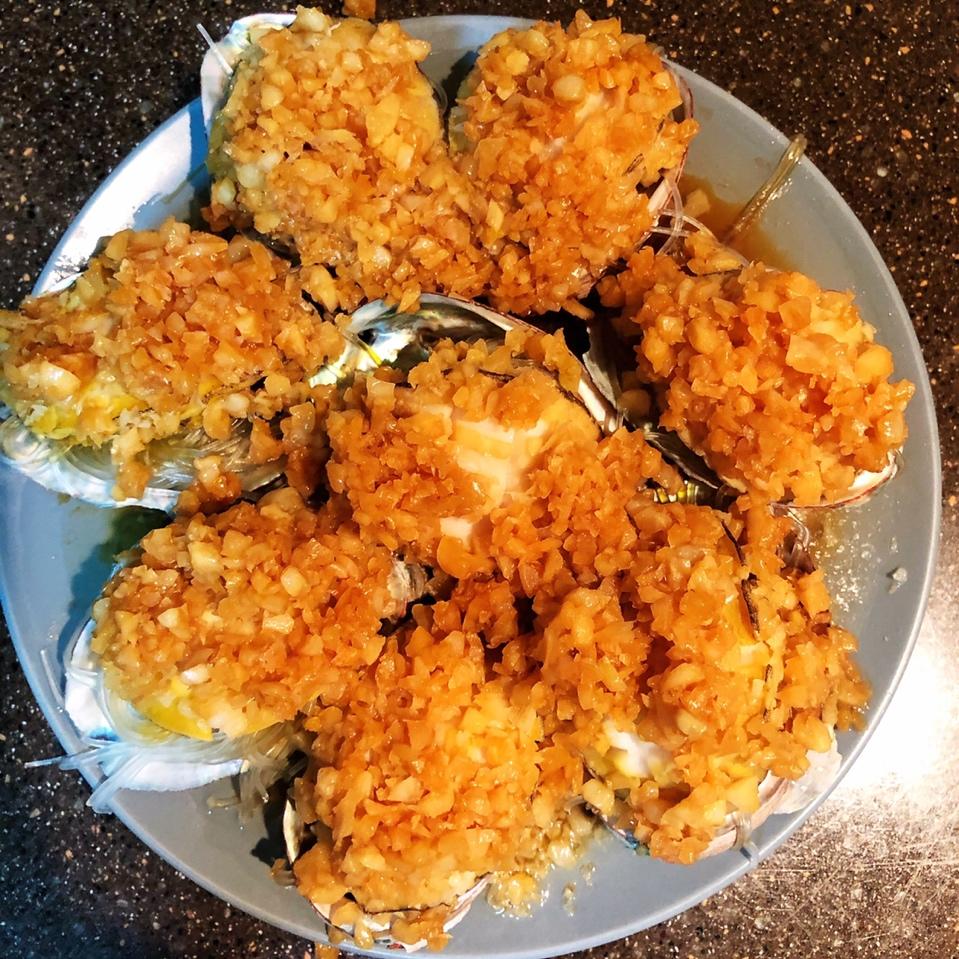 蒜蓉粉丝蒸鲍鱼