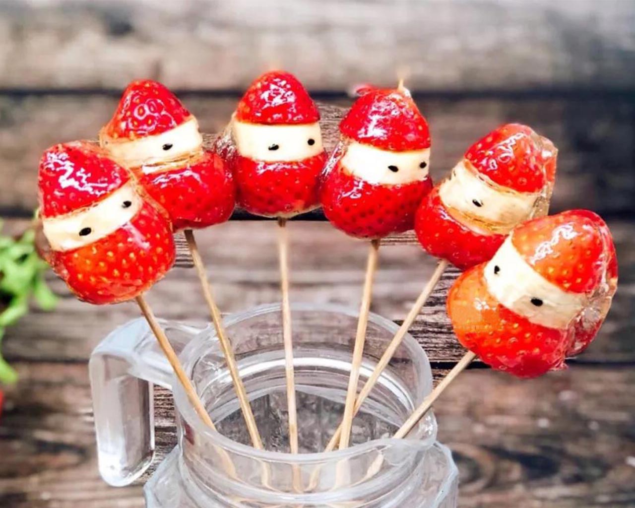 超可爱的草莓糖葫芦的做法