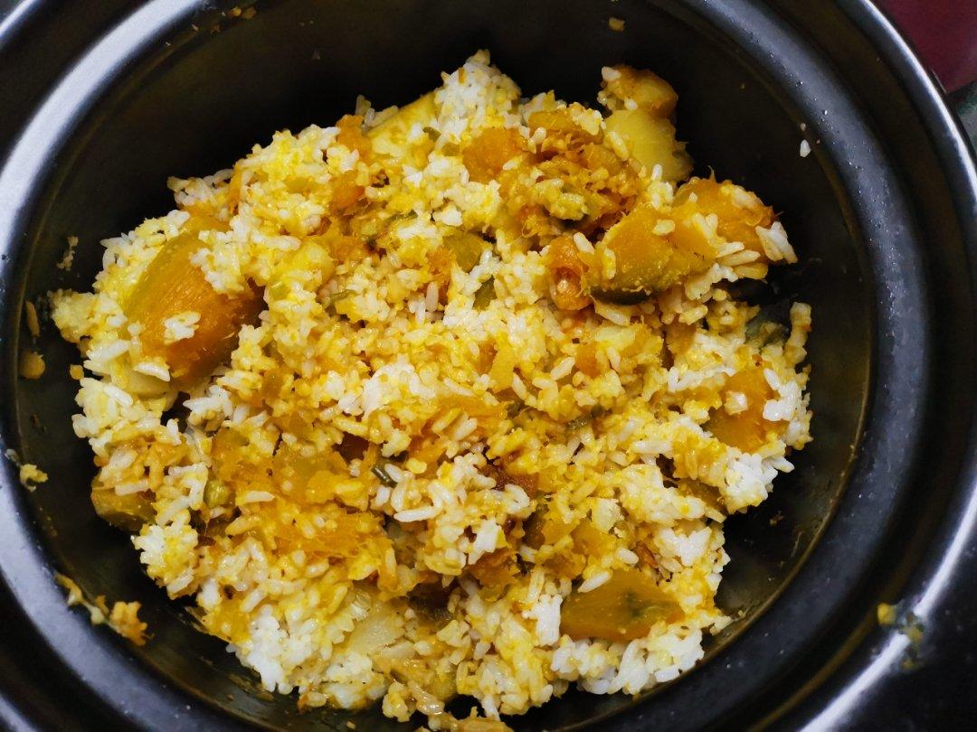 超级美味的南瓜虾米焖饭