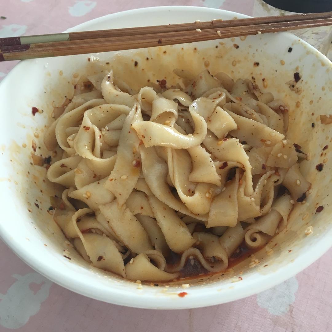 超简单的酸辣凉拌面