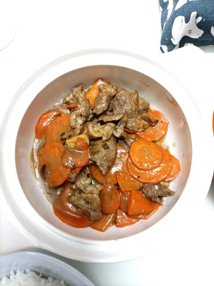胡萝卜炒嫩牛肉