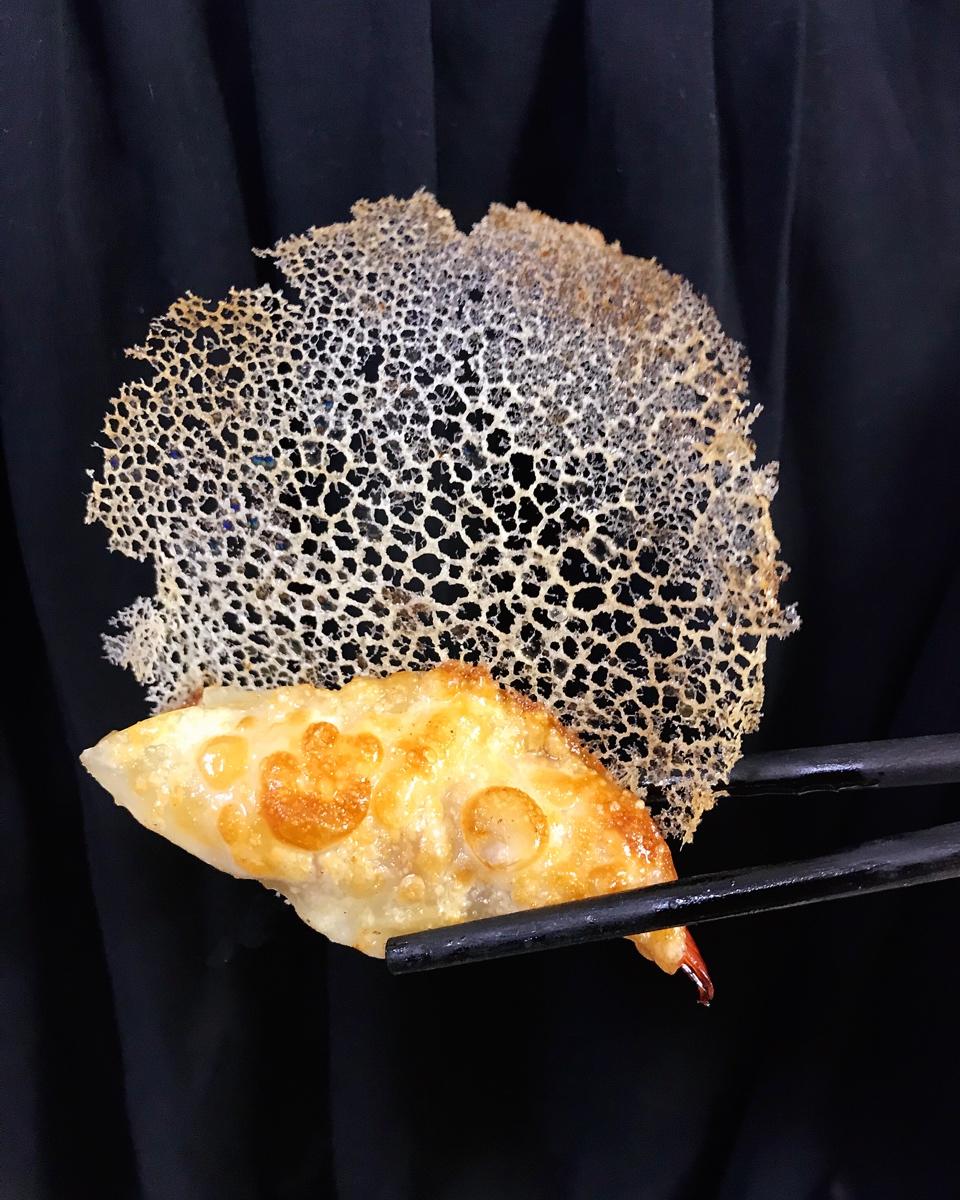 冰花蕾丝煎饺