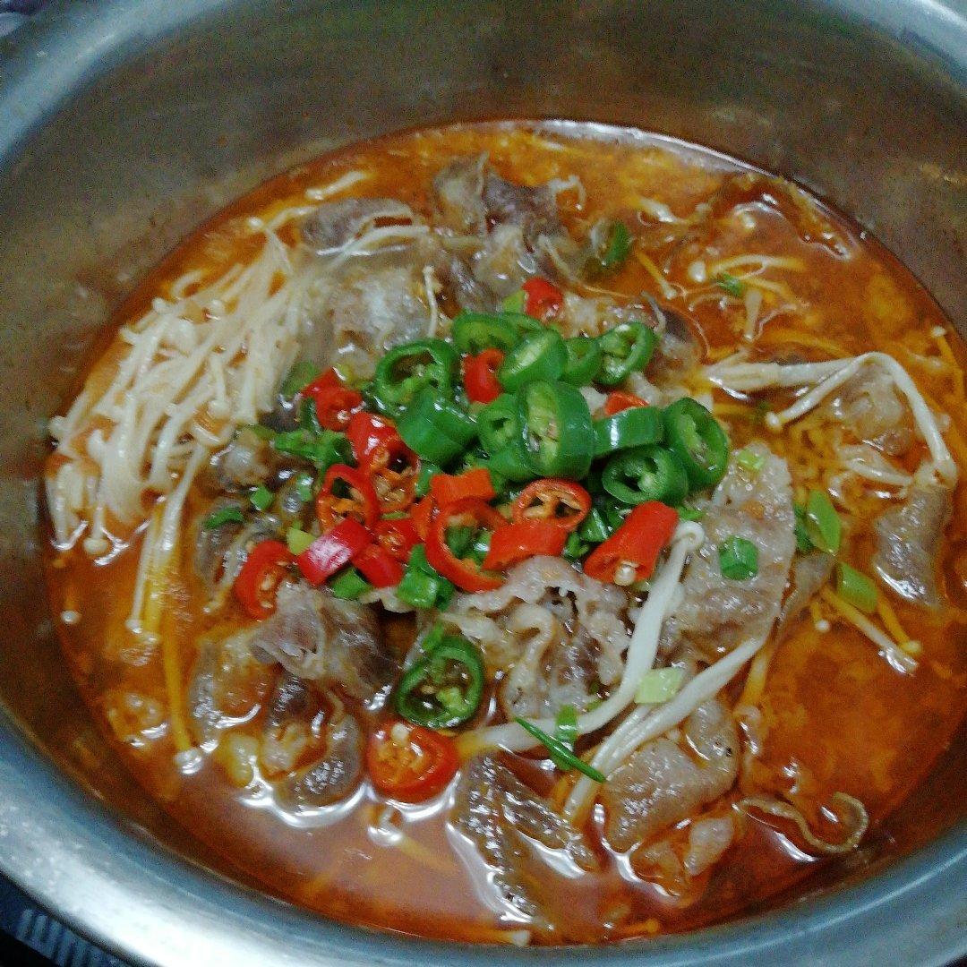年夜饭必吃的酸汤肥牛