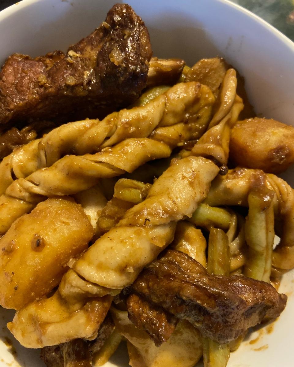 懒人一锅烩——排骨扁豆焖卷子