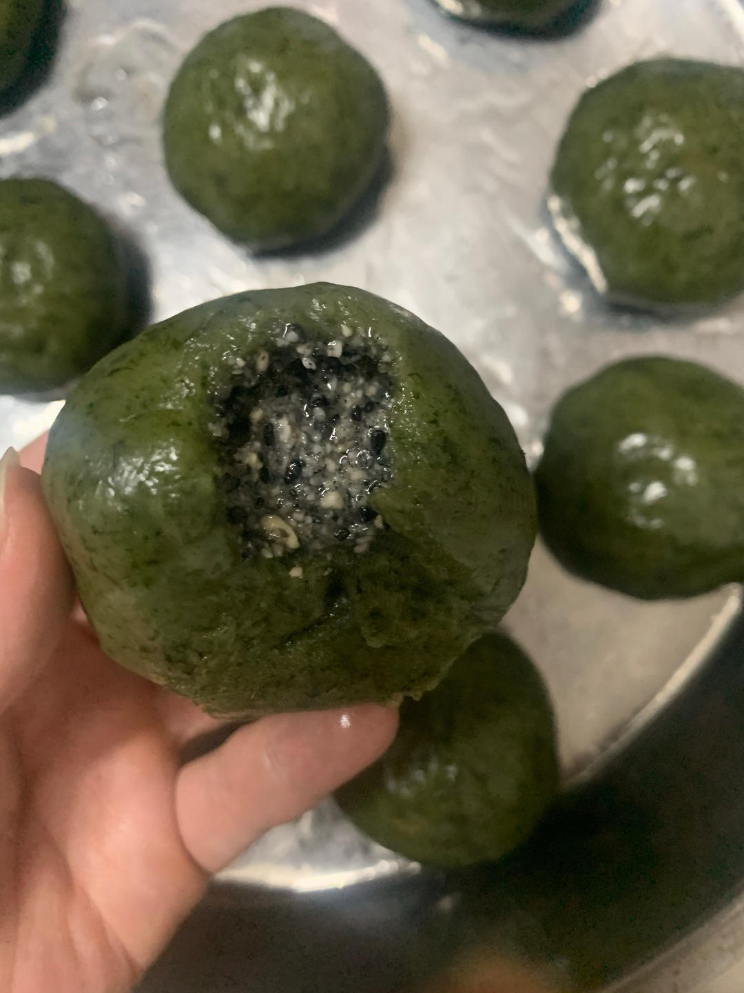 清明必吃的艾草青团