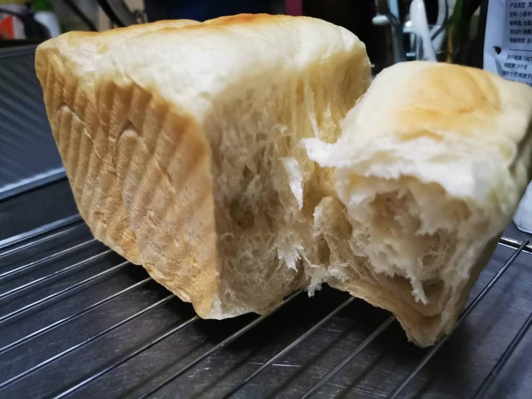 软到拿不起来的生吐司