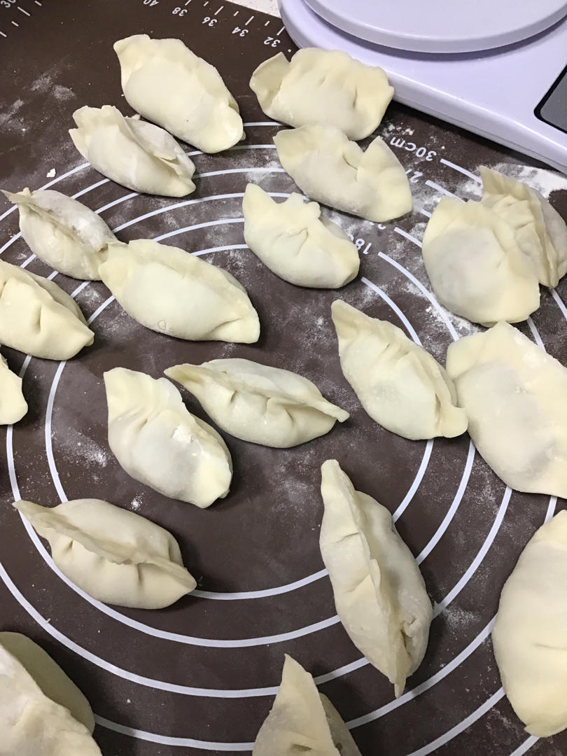 手工揉面三分钟，又韧又薄又好包的饺子皮
