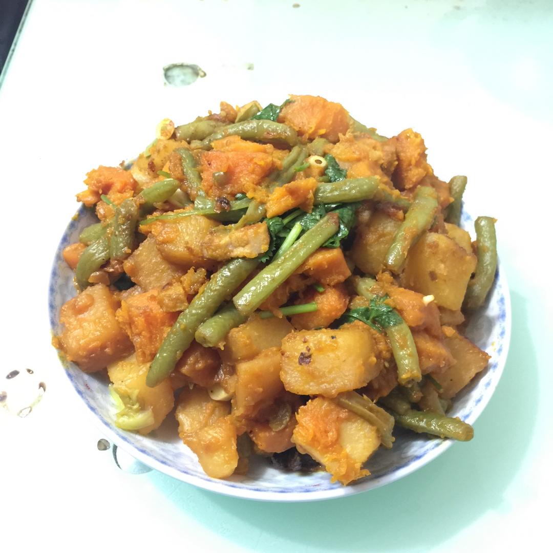 手机用户9906_9t3v津珲妈做的鸡腿南瓜胡萝卜土豆炖豆角(东北丰收炖