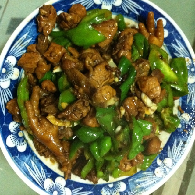 青红辣子鸡