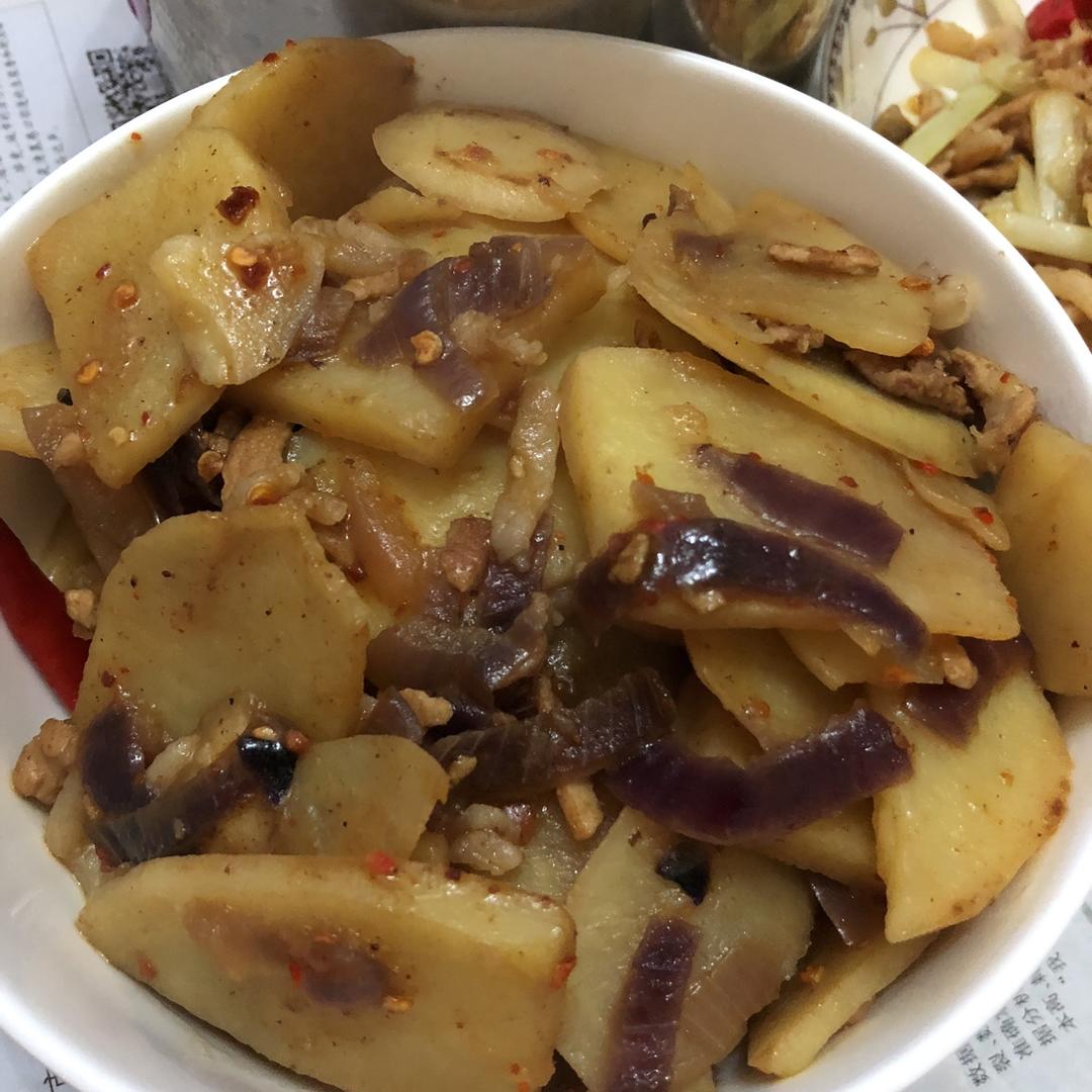 洋葱炒土豆