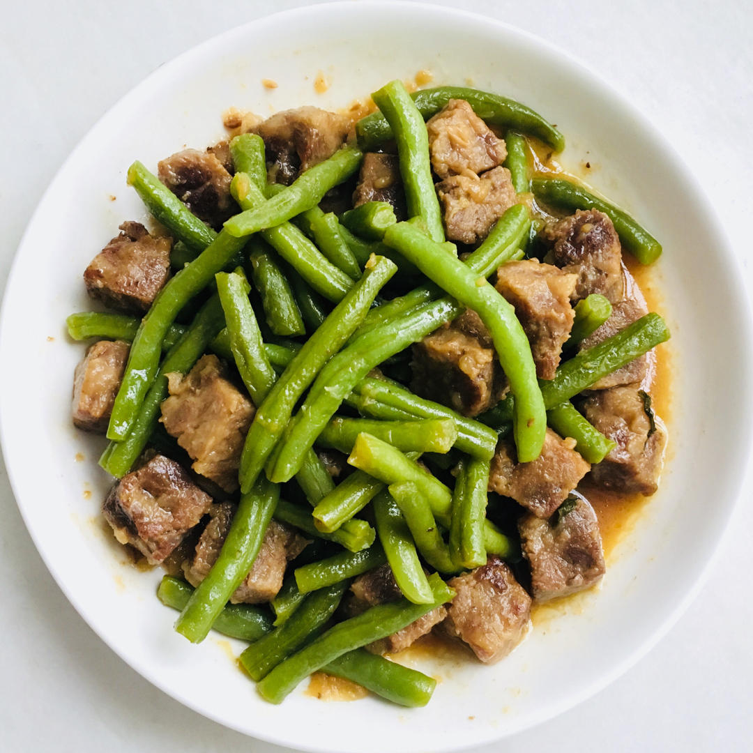 陆升升做的健康三餐五香牛肉炖豆角