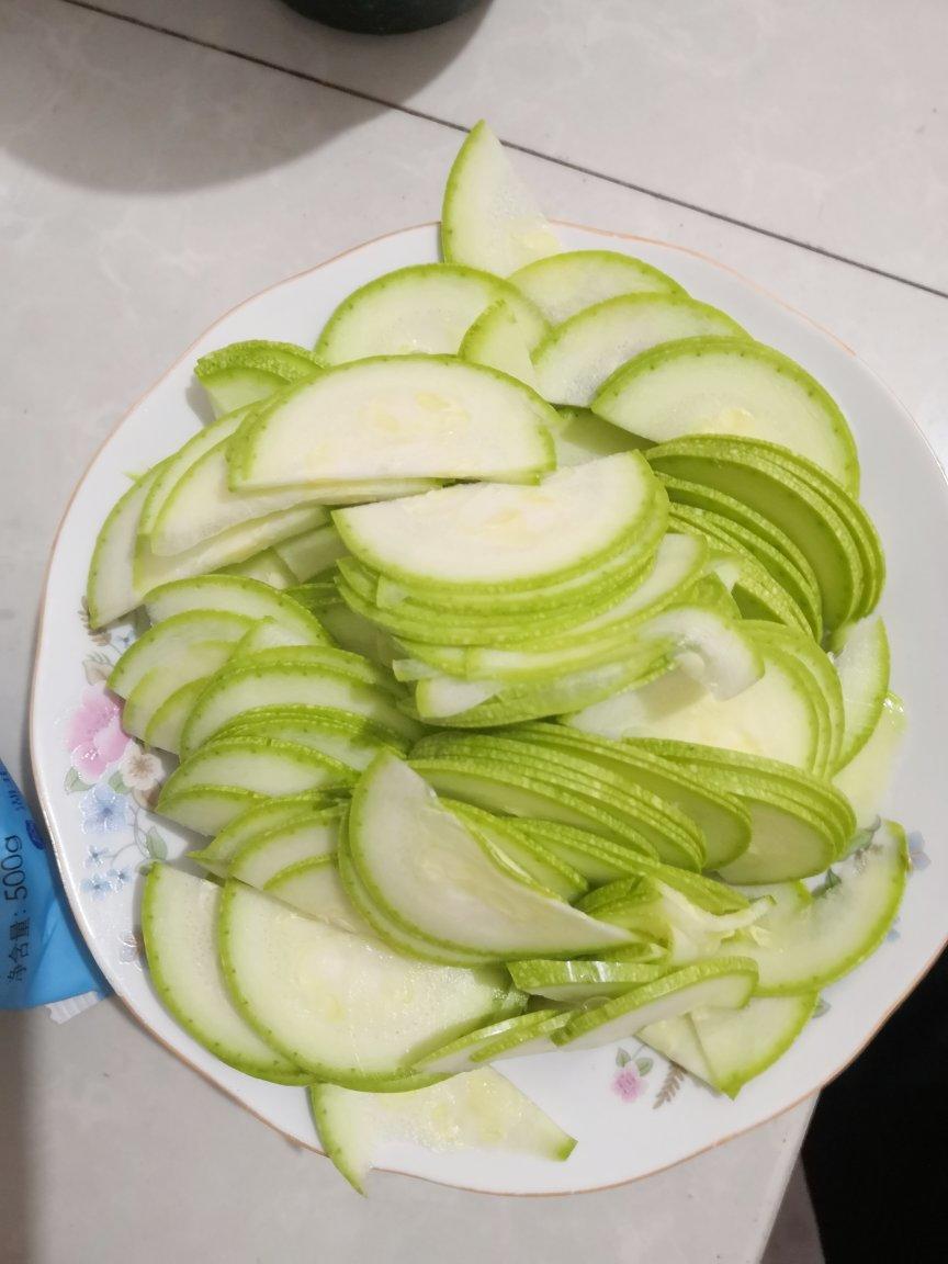 西葫芦炒鸡蛋(从不修图，拒绝夸张)