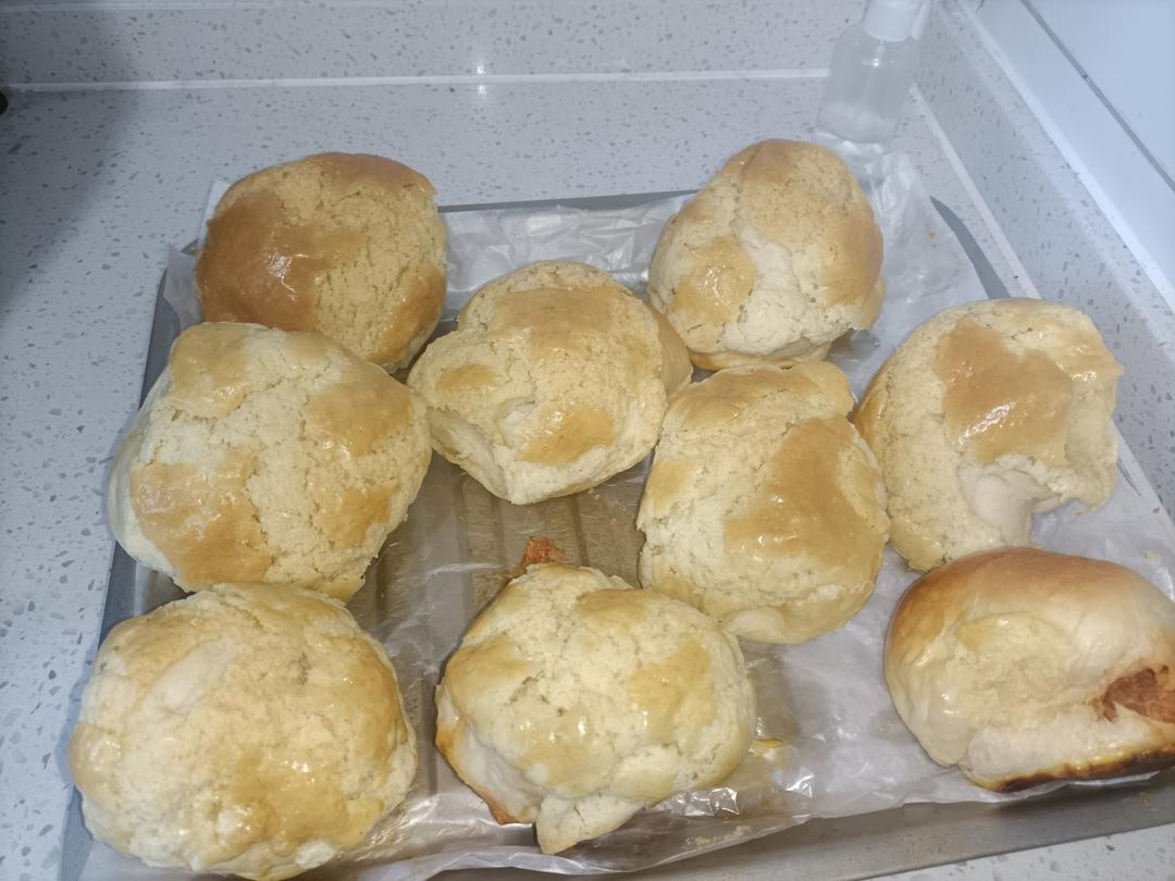 好吃到极致经典脆皮菠萝包