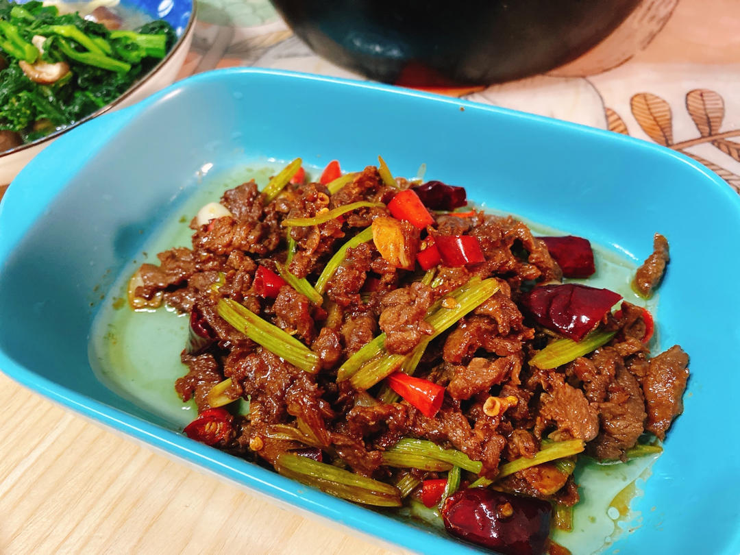 小炒牛肉（肉嫩味香）