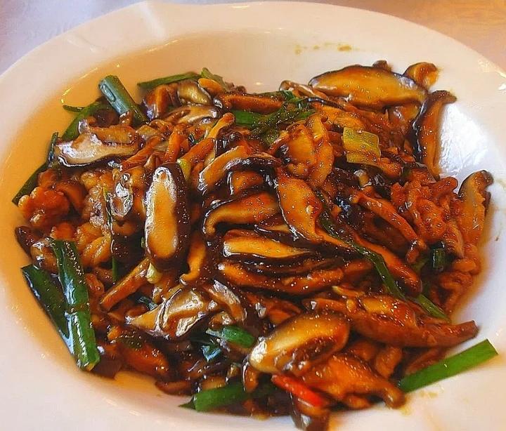 杂菇炒肉丝