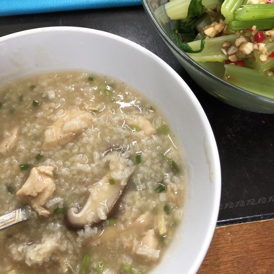 堪比肯德基的香菇鸡肉粥（暖暖的有幸福的味道）