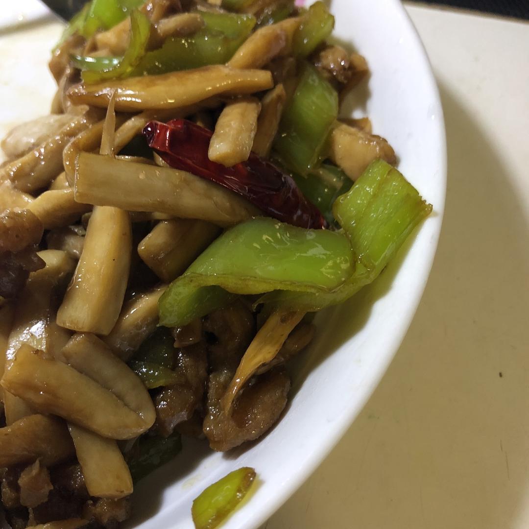 青椒素炒杏鲍菇