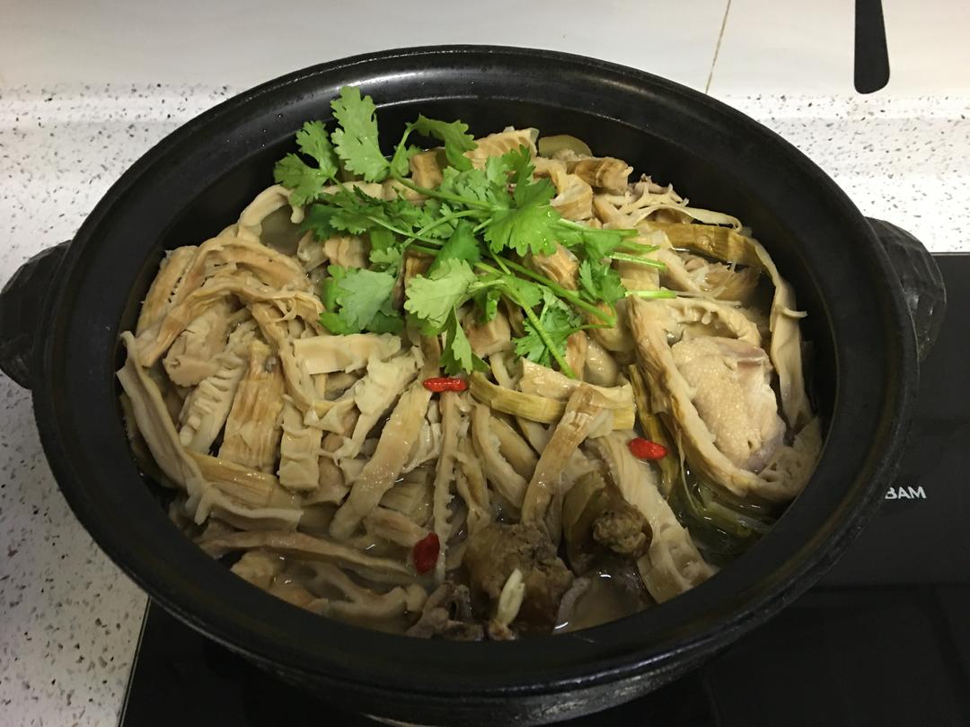 乐活教主的美食之——老鸭青笋汤的做法