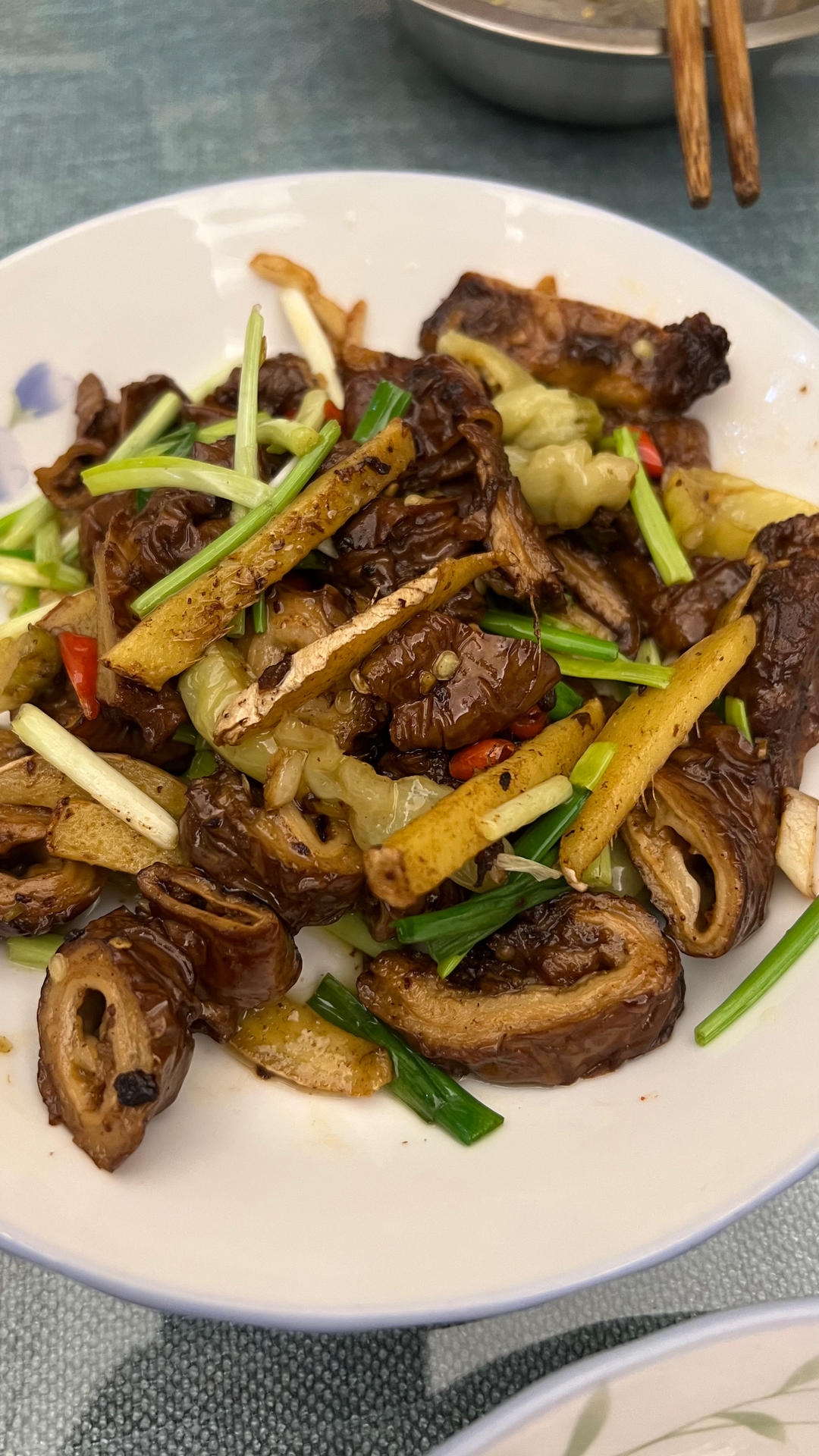 重庆人最爱江湖菜         之  爆炒肥肠