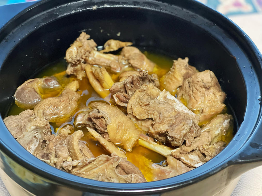 不加一滴水的超简单炖鸭子