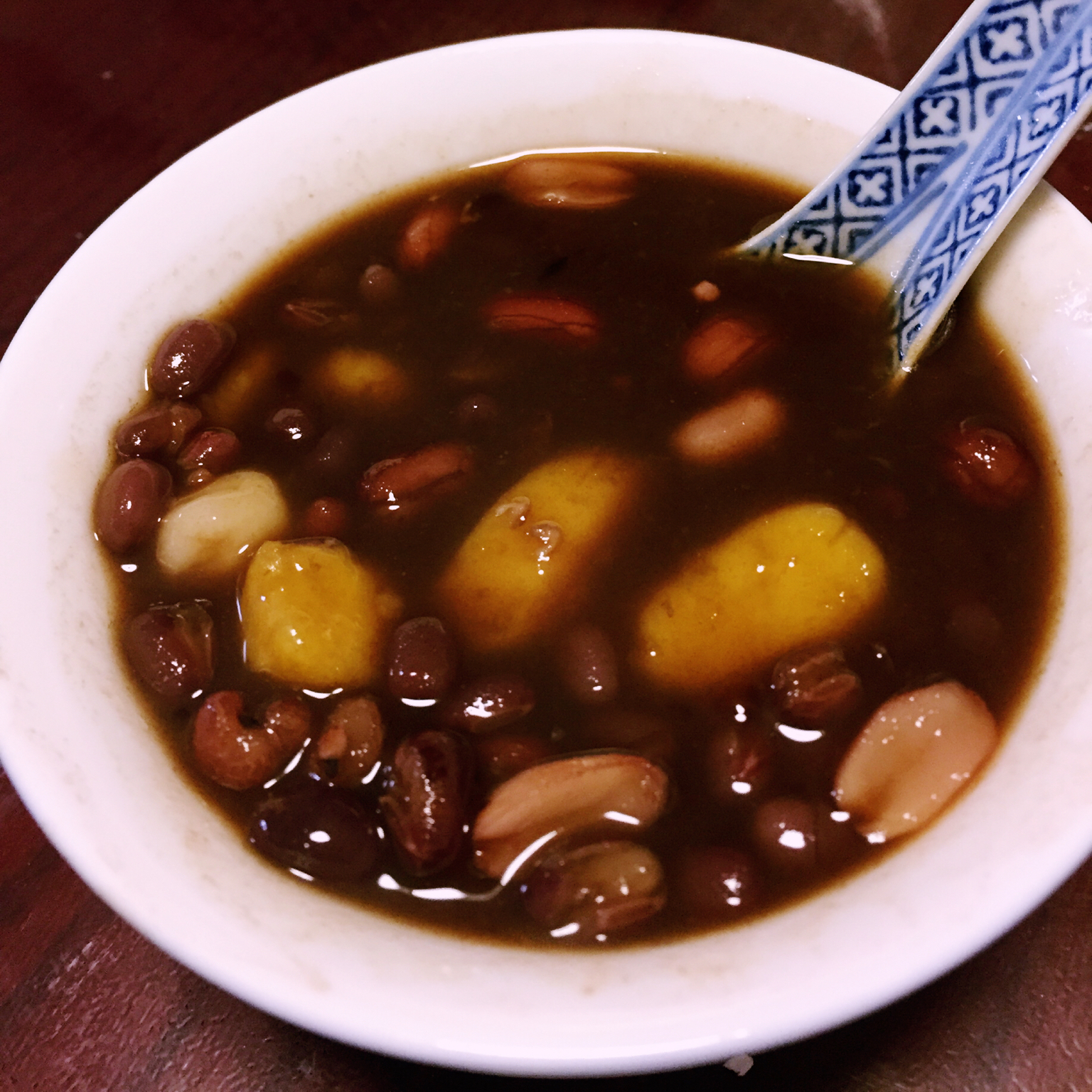 红豆地瓜圆子汤