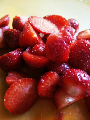 草莓酱🍓的做法 步骤1