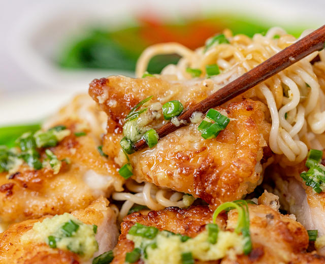 泡面的顶级吃法【姜葱鸡扒捞丁】的做法