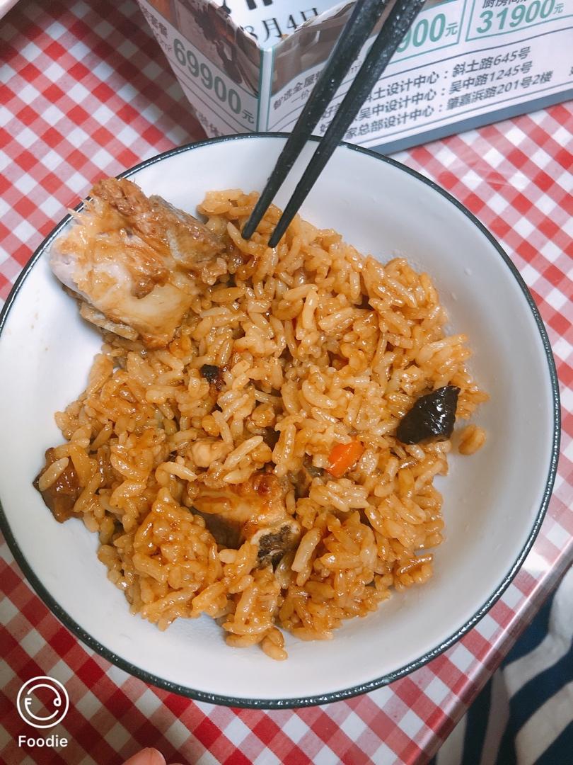 喷香排骨焖饭（爆好吃）