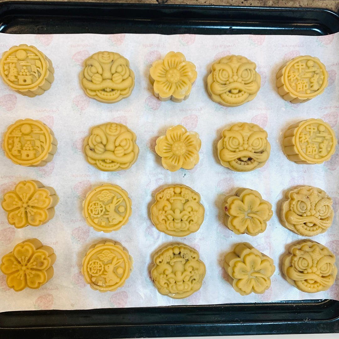 广式月饼—蛋黄莲蓉月饼