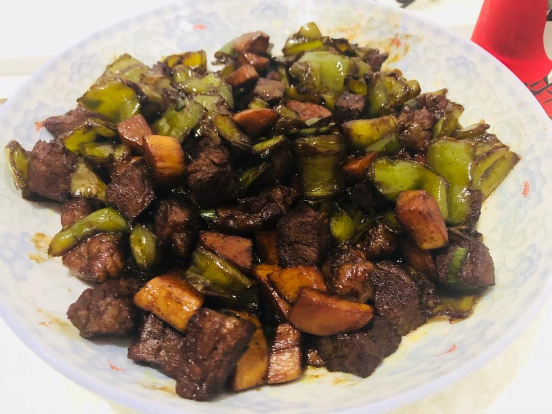 黑胡椒杏鲍菇牛肉粒