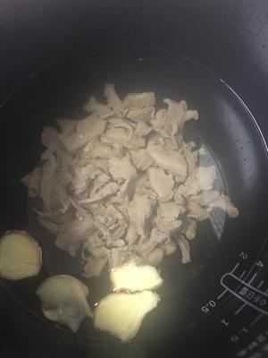 红菇猪心汤的做法 步骤1