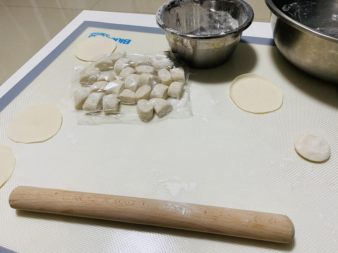 手工揉面三分钟，又韧又薄又好包的饺子皮