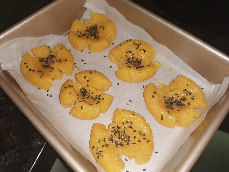 轻轻一按就碎掉的原味桃酥（不输猪油版）