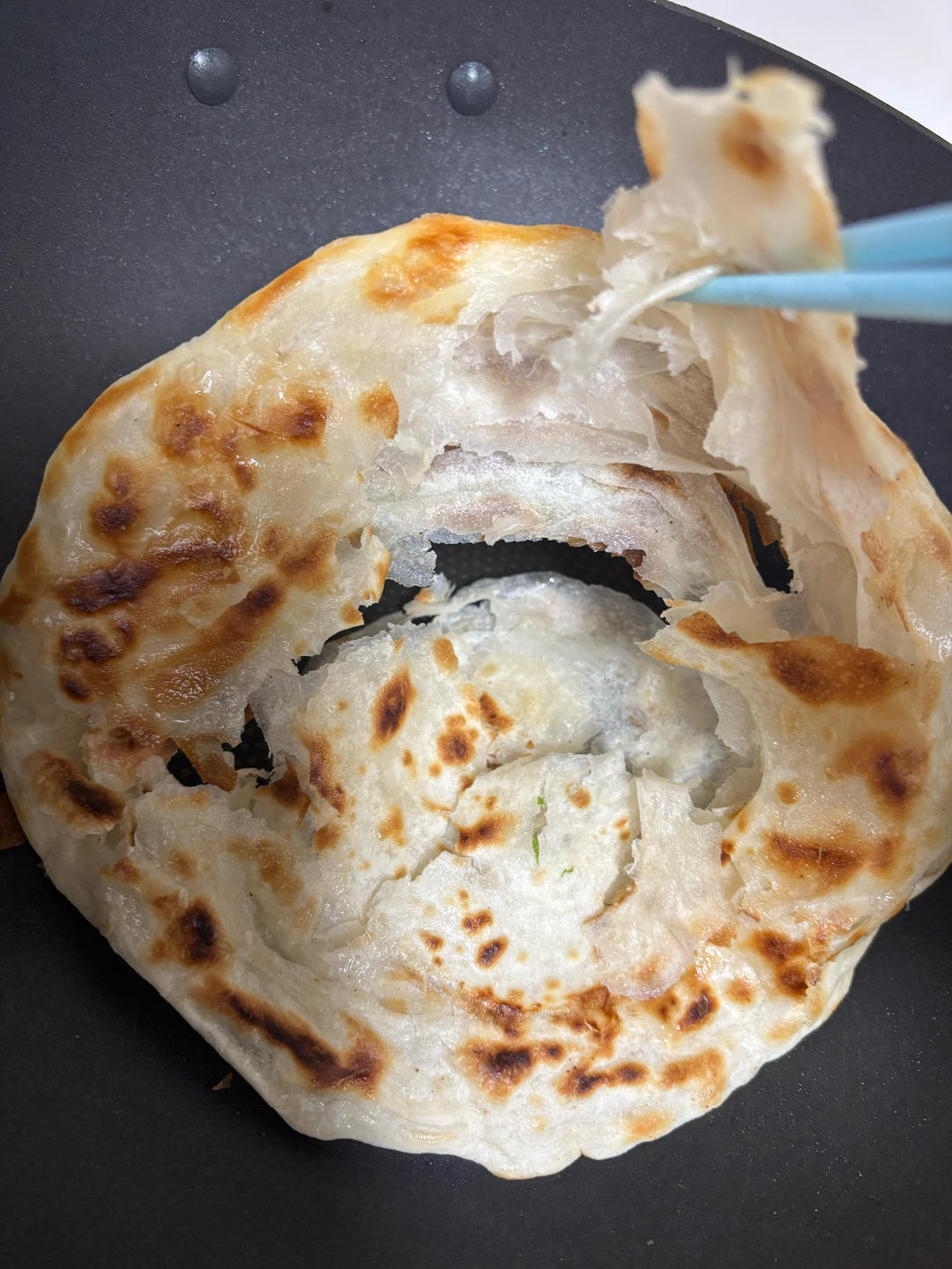 家常葱油饼 柔软多层 凉了也不硬 附细节视频详解