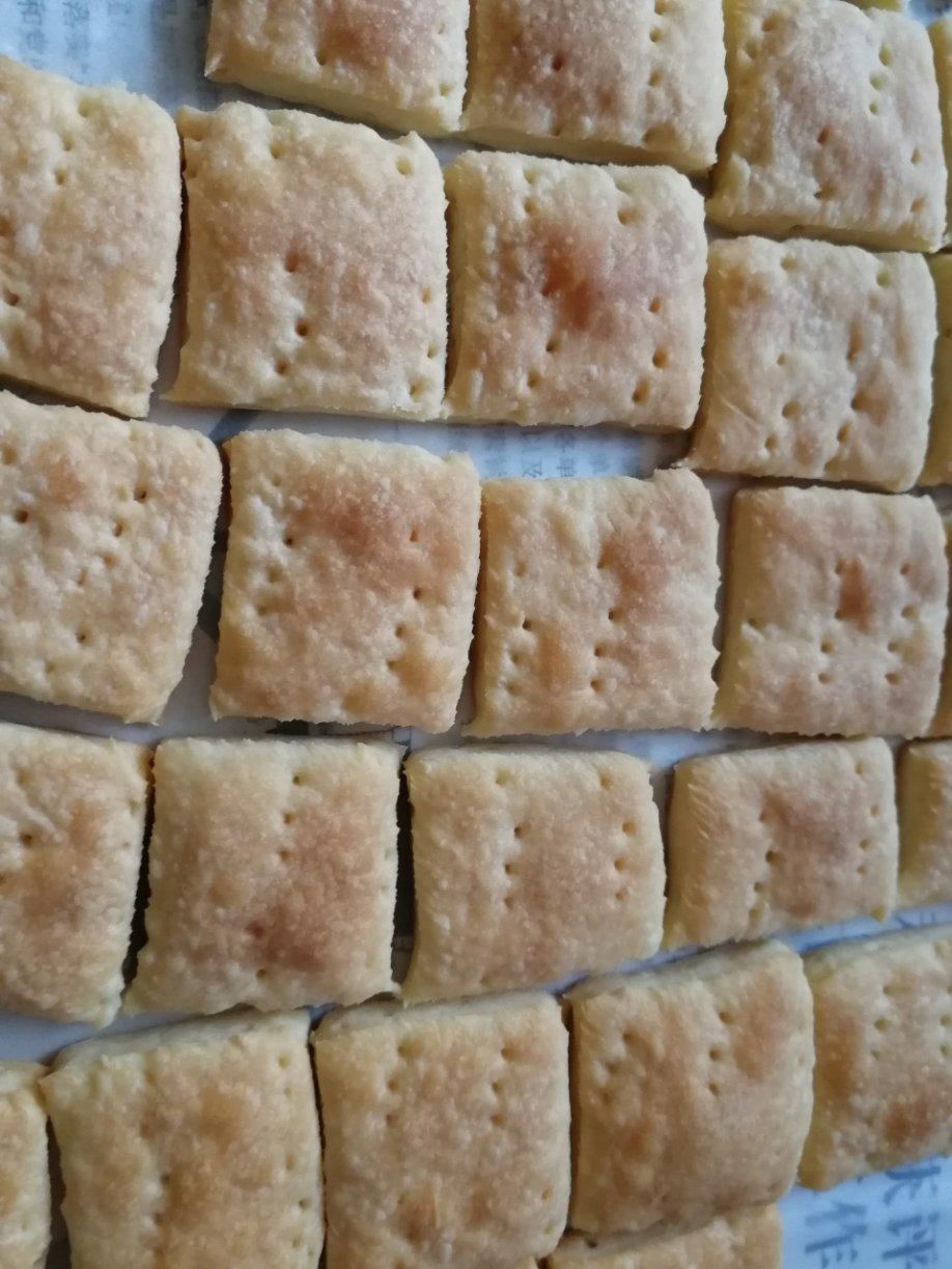 奶盐梳打饼干（淡奶油快手版）