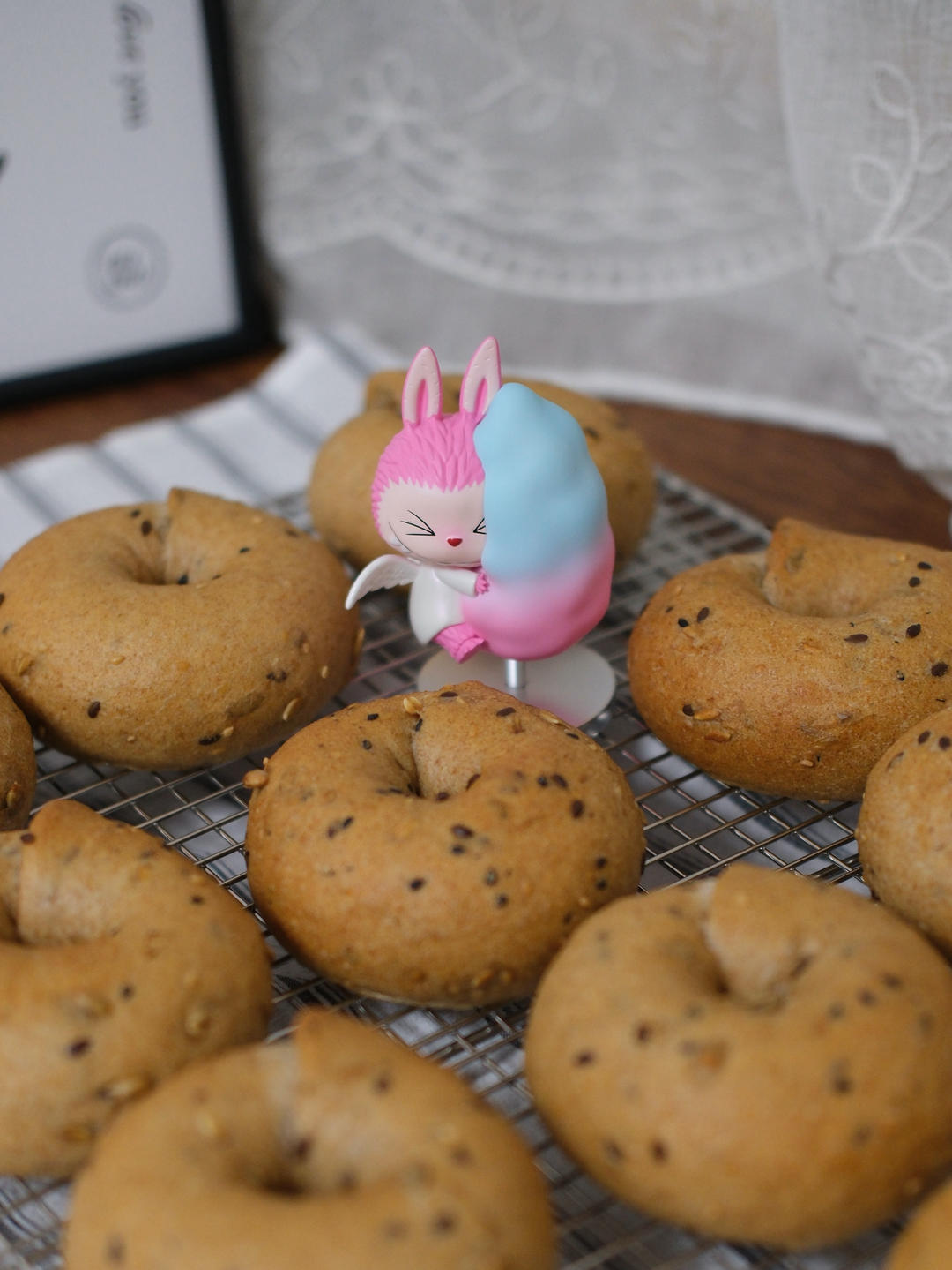 无油糖，黑全麦亚麻籽贝果