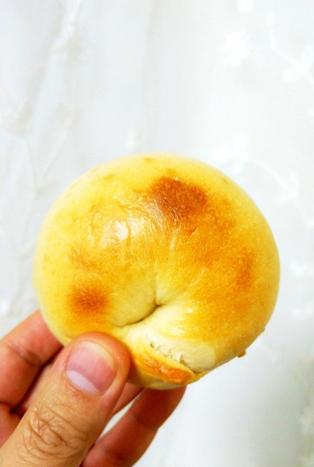 咸蛋黄肉松海苔贝果