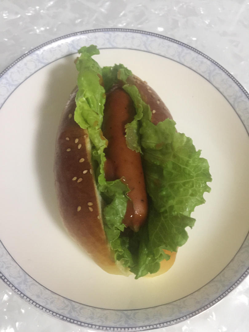 松软香甜热狗面包