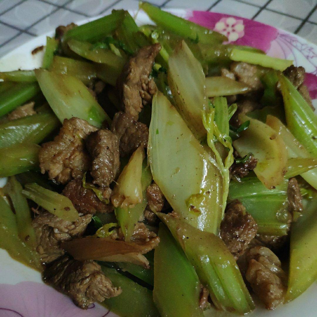 芹菜炒肉