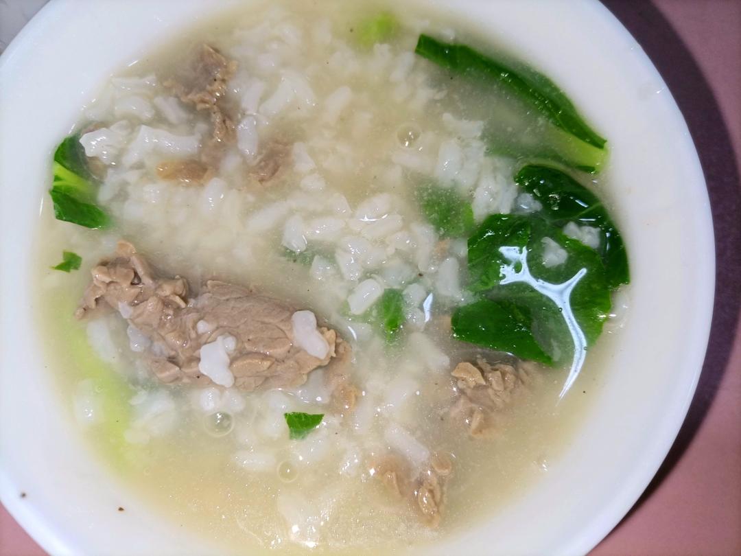 广式生菜丝牛肉粥