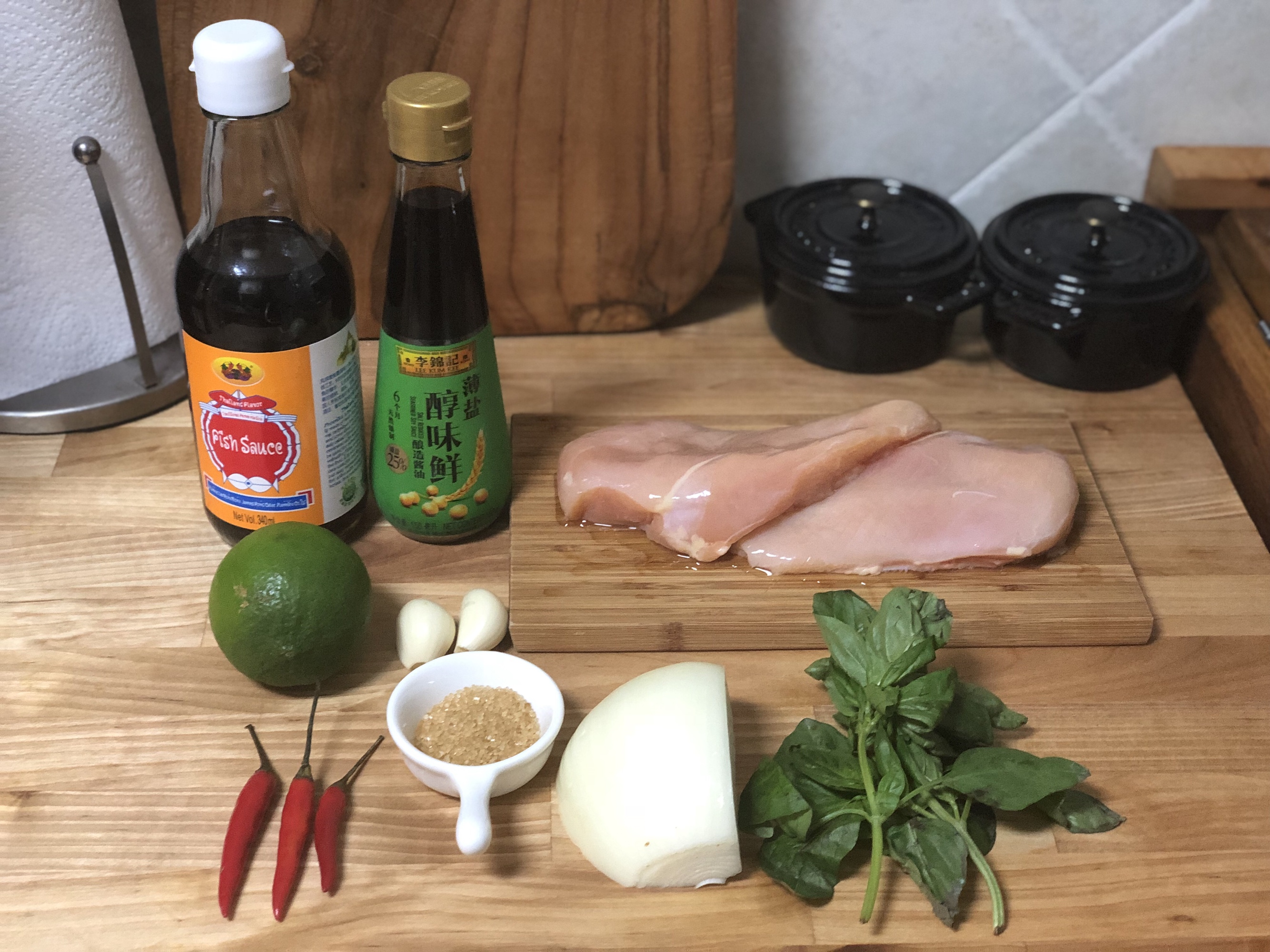 泰式罗勒炒鸡肉（金不换炒鸡）Thai basil chicken的做法 步骤1