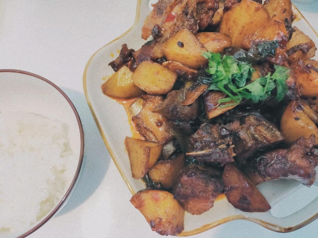 土豆烧排骨
