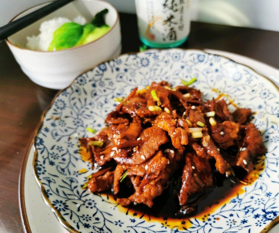 无油姜汁烧肉-一口肉一口饭，连汤汁都一扫而光~