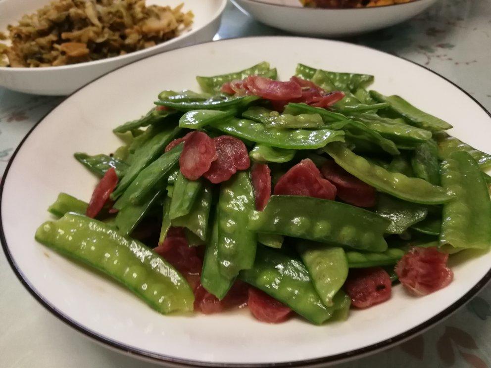 超脆爽的荷兰豆炒香肠