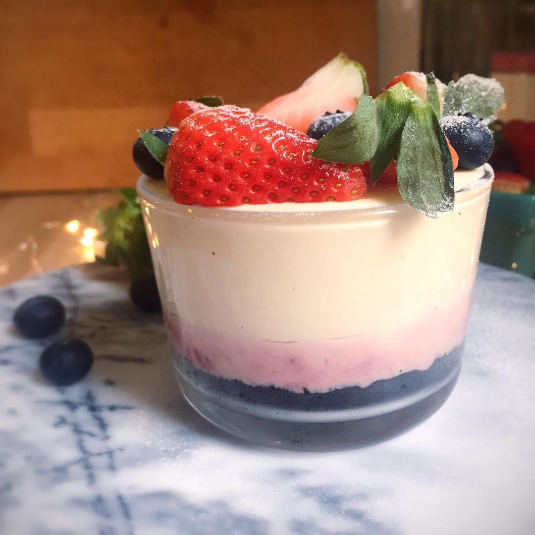 草莓芝士双色慕斯--（免烤）成功率超高