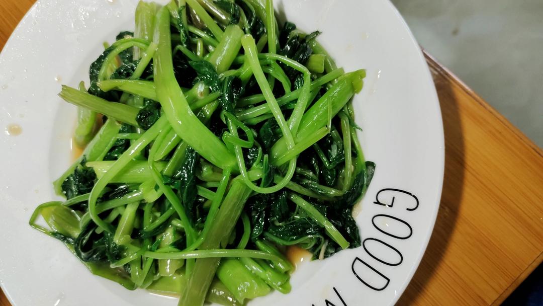 厨师长教你：“蒜爆空心菜”的家常做法，蒜香浓郁，口感爽脆