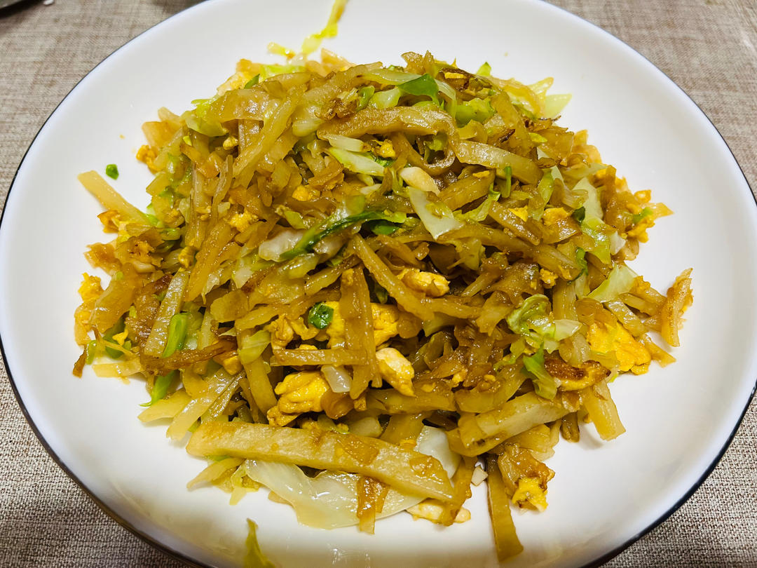 明日便当之超简单路边小店的素炒饼丝🥢