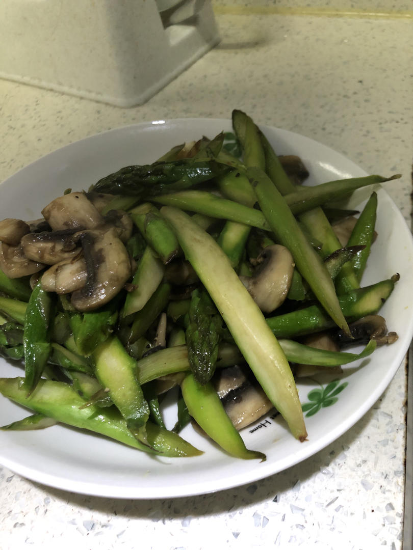 口蘑炒芦笋