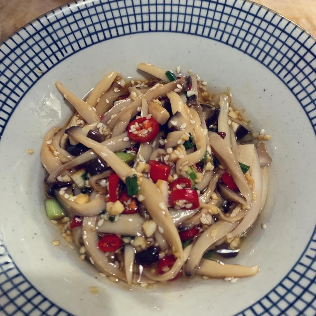 比肉还好吃的【手撕凉拌杏鲍菇】，上桌扫光光