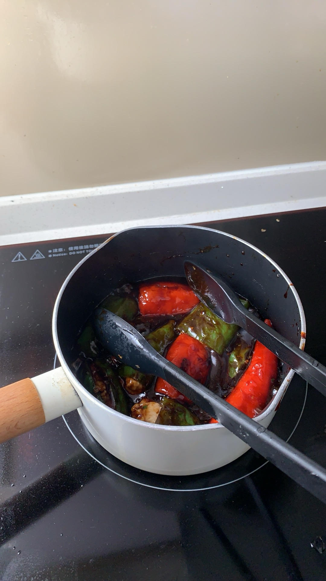 下饭菜“青椒酿肉”，香糯多汁鲜嫩下饭